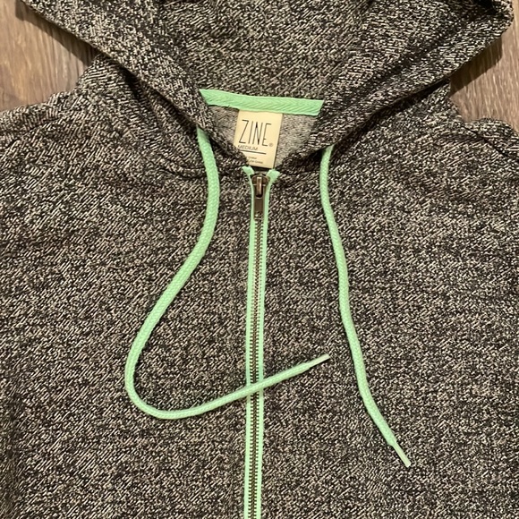 Women’s Zine Zip Up Hooded Sweatshirt Sz M - Picture 3 of 4